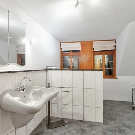 With 3 Bedrooms Holiday home Langlingen