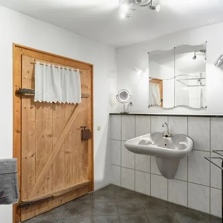 With 3 Bedrooms Holiday home Langlingen